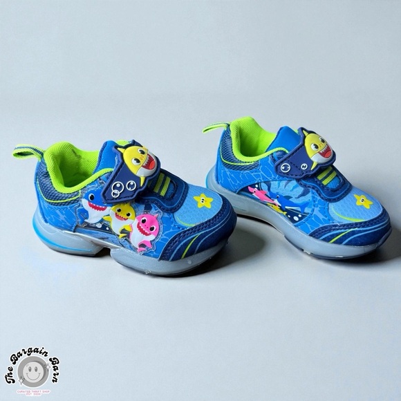 Baby Shark Light Up Sneakers Toddler 5C Blue Neon Green Velcro Strap NWOT - Picture 3 of 5